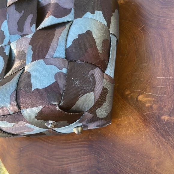Harvey’s original seatbelt camo bag - Picture 10 of 16